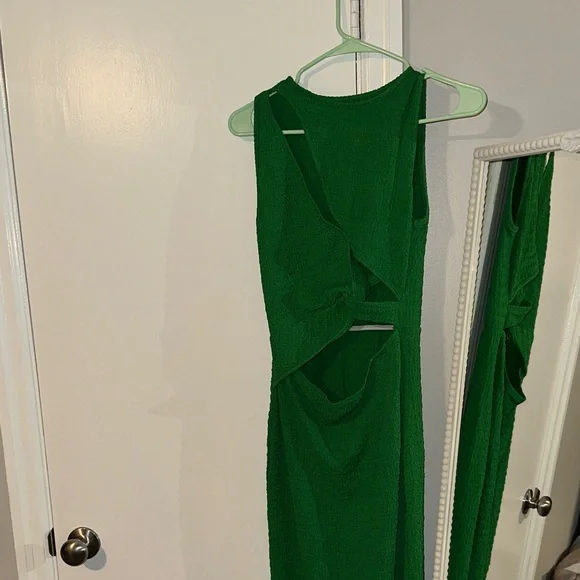 SHEIN Vibrant Green Maxi Dress with cutouts - Picture 5 of 9